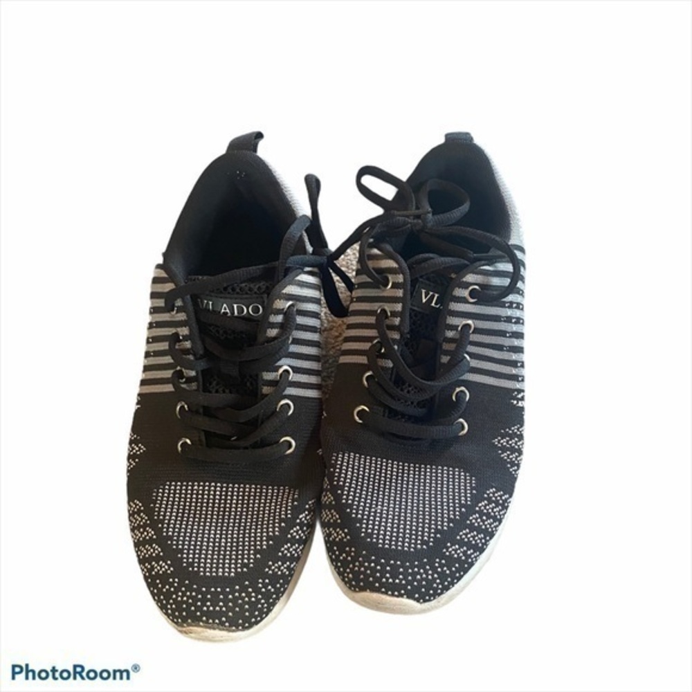 Adorable Vlado athletic shoes